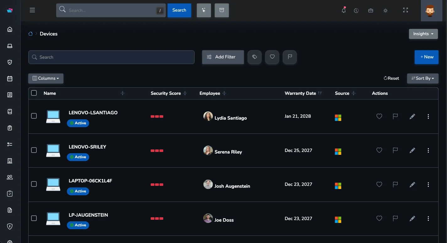 The IT Folder Devices list: laptops with status, security score, assigned employee, warranty date and source, with filters and column controls above